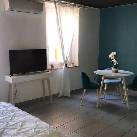 Studio Cocooning A 50 M Du Port, Classe 1 Etoile Cassis Kültér fotó